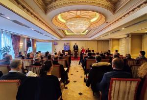 Ministri Lluka hap konferencën “Sjellja e përgjegjshme e biznesit në xehetari”