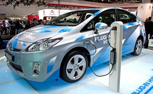 Makinat hibride emitojnë tre herë më shumë CO2 sesa tregojnë shifrat zyrtare