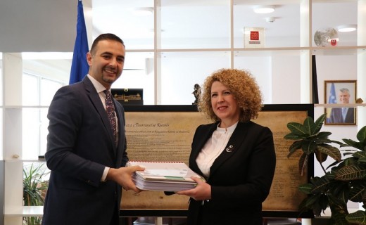​Lluka hands over the office to Minister Hajdari